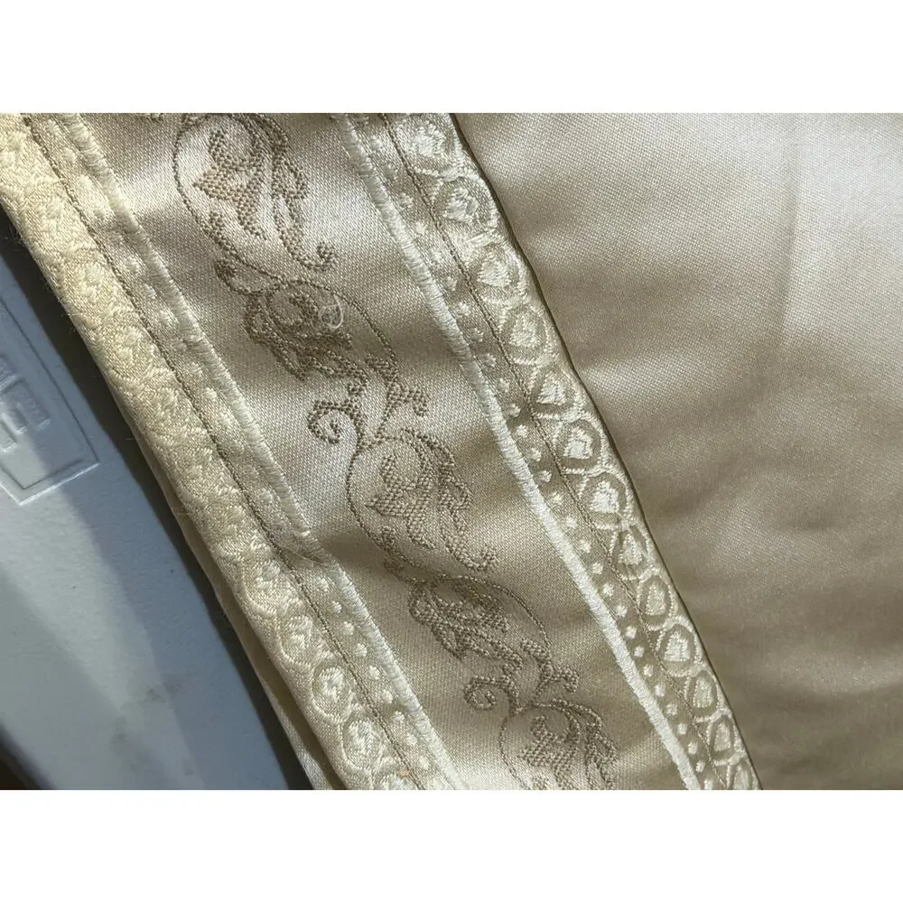 J Queen New York Luciana Queen Comforter 6-Piece Set Cream Gold Paisley Luxury